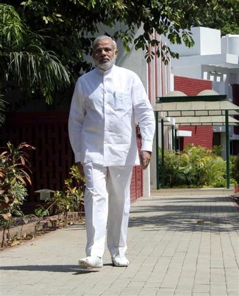 narendra modi height